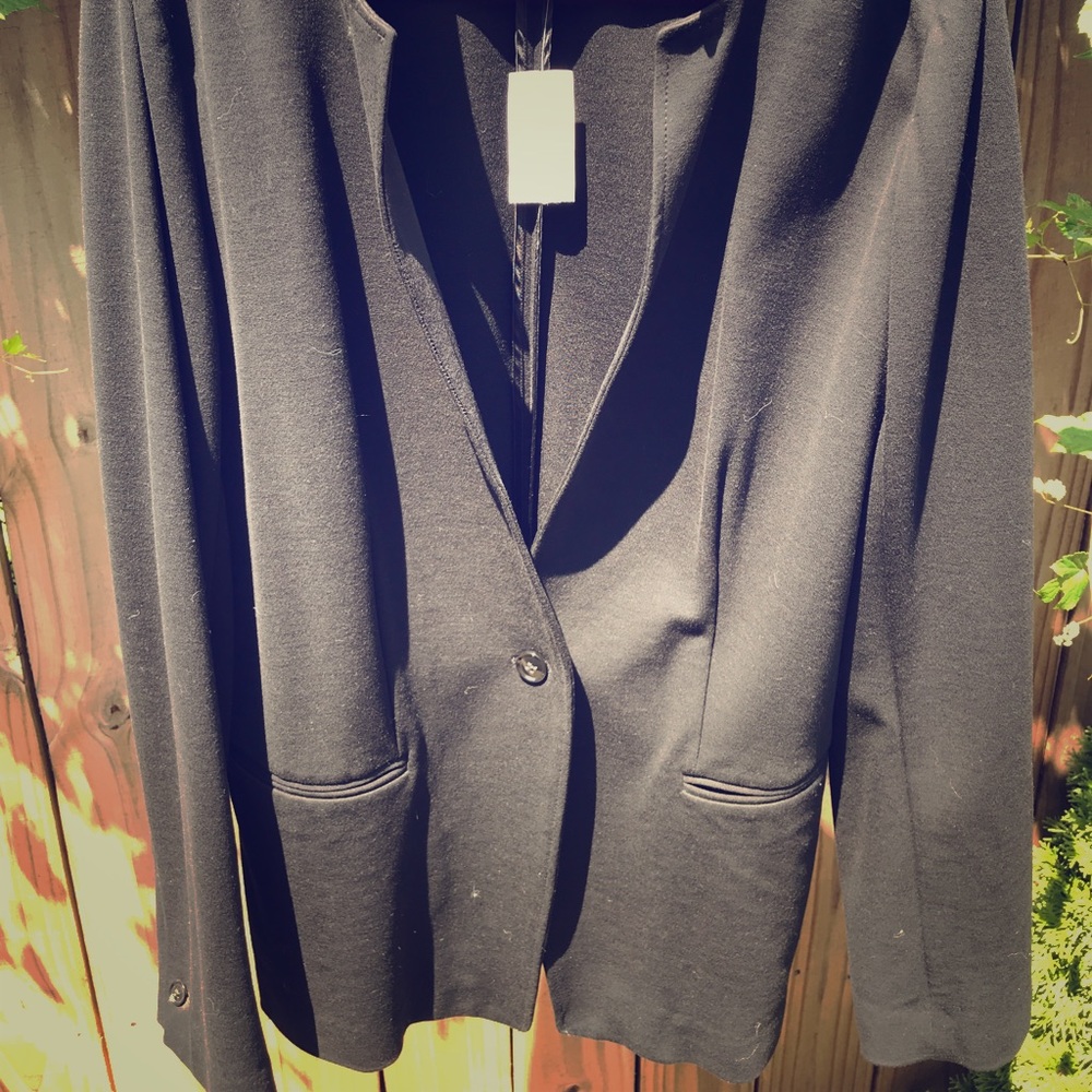WHBM Blazer 16T. New with tag on.